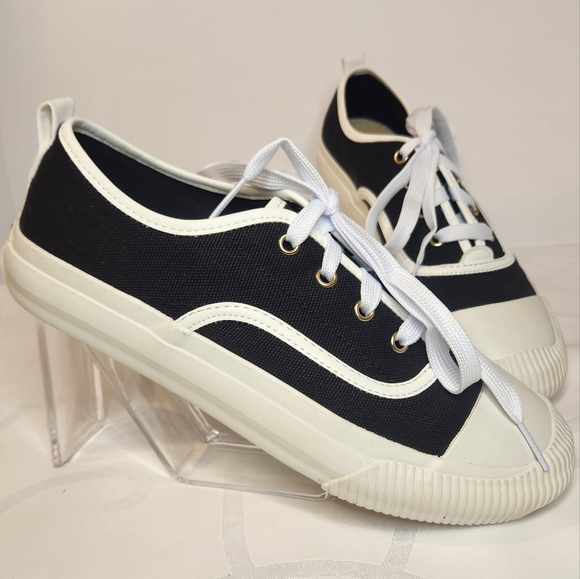 Mix No. 6 Cassy Retro Cap Toe Lace Up Black and White Trendy Sneaker Size 7.5 - Picture 1 of 8